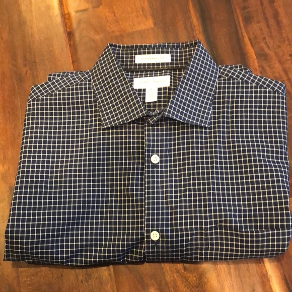 Button down - Picture 2 of 3